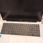 للبيع لابتوب أيسر