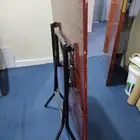 طاوله قابله للطى مع 2 كرسى حاله نظيفه جدا