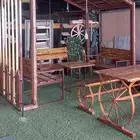 مظلة هرامية متحركة مع جلسة