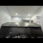 ثلاجة ومدخنه وطاولة إستيل للبيع