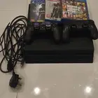 سوني فور برو مع ثلاث اشرطه وسماعة قيمنق