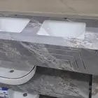 سباك بسيارته
