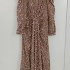 فستان للبيع استعمال مره واحده