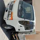 ايسوزو قلاب 3طن... 2004. ديزل. نظيف