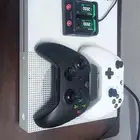 Xbox one s للبيع جديد استخدامم خفيف