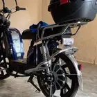 سكوتر نظيف ما يعاني من اي حاجه