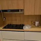 مطبخ خشب والومنيوم للبيع بدون اجهزة ومجلى