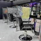 عدد 6كراسي حلاقه مع المرايا والارفف