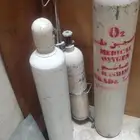 اسطوانات 5 اكسجيننظيفه مع الساعهوالعربه ومليانه