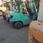 رافعة شوكية فوركلفت للايجار اليومي والشهري