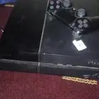 سوني فور لي البيع مستعمل مع يد وحده السوني مافيه شي بس احتاج