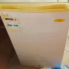 ثلاجة صغيرة