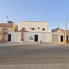 للبيع دور وشقتين بالخبراء حي المجد العمر 13 سنه