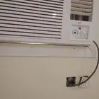 العدد خمس مكيفات للبيع سعر 450 ريال سعودي