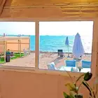 كرفان على شاطيء البحر بجده