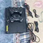 سوني 3 معه يدين ويد سوني 4