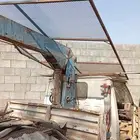 قفص مكسور وقفص سليم مكسور بابه