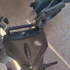 سكوتر نظيييف جددا واستعمال خفيف ومعه مفتاحين والشاحن