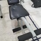 بنش رياضي مع حامل للبار