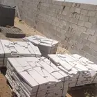 يتوفر لدينا حجر عشوائي طبليات فل تعبئه شرط المصنع فالخرج