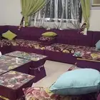 كنب للبيع 4 في 5 مع مخدات وكامل الملحقات والستاره