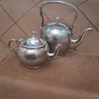 ابريقين يباني وكوري