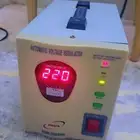 جهاز لتنظيم جهد الكهرباء اتوماتيك وبه مؤقت زمني للحمايه