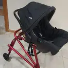 كرسي سيارة أطفال متحركة من ماركة Joie