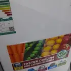 مكيف طنين وثلاجة جديدة