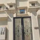 للاجار شقة حي بدر حرف أ دور اول خمس غرف 25الف دفعات