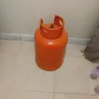 أنبوبة غاز فاضية نظيفة مرة