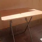 طاوله صغيره نظيفه جدا بسعر رمزي