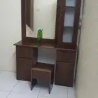 سرير مع مرتبه وتسريحة لوجه لله الي يبغاها يتواصل معي مستعجل