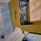 للبيع او بدل في مكنه لحام حديد او شاحن بطريه