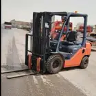 رافعات شوكية ( فوركلفت ) forklift للايجار