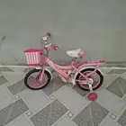 سيكل اطفال وسيارة كهربائيه اطفال سعر الاثنين (( 150 ))