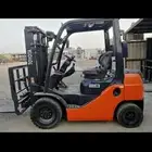 للبيع رافعة شوكية تويوتا ديزل 2 طن