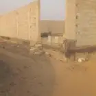 حوش مسلح يحتوي خزانات مياه ارضيه وصرف