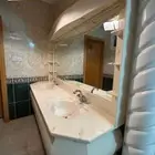 Very very clean sinks two meters by two meters intact no def