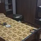 غرفة نوم فرديه لشخص استخدام حشمه نظيفه