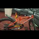 100 ريال عجله جديده وبها ضافات ب 50 ريال البيع من أجل السفر