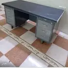 طاولة مكتب حديد