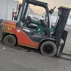 رافعة شوكية سكين فور يفت للايجار