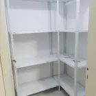 رفوف مخازن مستودعات بيوت