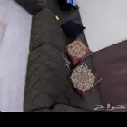 للبيع طقم كنب   سجاده   سريرين   كوميدينا   ادراج خشب  ستائر