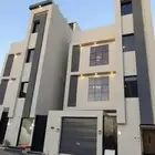 للبيع شقق ارضية وعلويه موقع مميز تشطيبات فاخرة