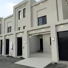 للبيع شقق ارضية وارواف علويه حوش واسع بايكة سيارة