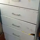 يوجد اثاث للبيع سرير مع كومندات ودرج للبيع مستعجل