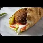 شريك في بوفيه