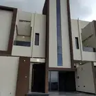 للبيع شقق ارضية وعلويه حوش واسع بايكة سيارة تشطيبات فاخره